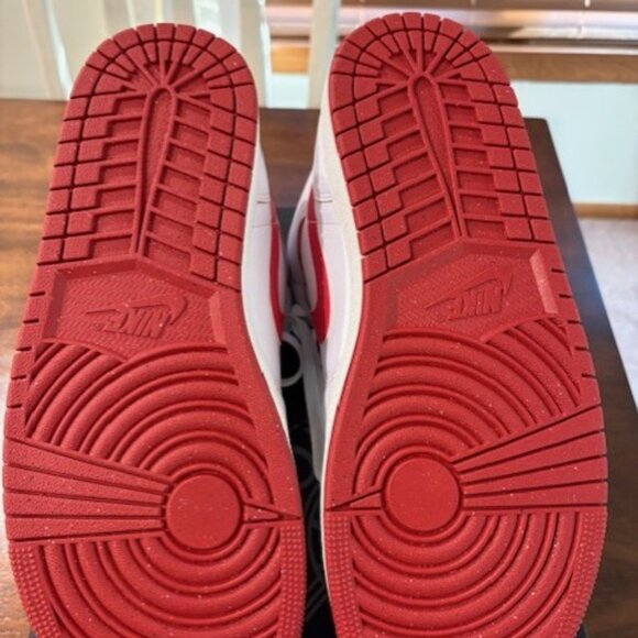 Air Jordan 1 Mid SE Men's Size 13 - Picture 2 of 9